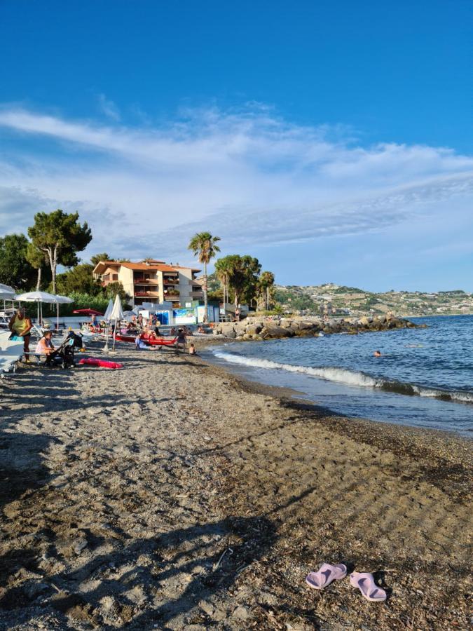 Casa Dell Amore 3 Санремо Экстерьер фото